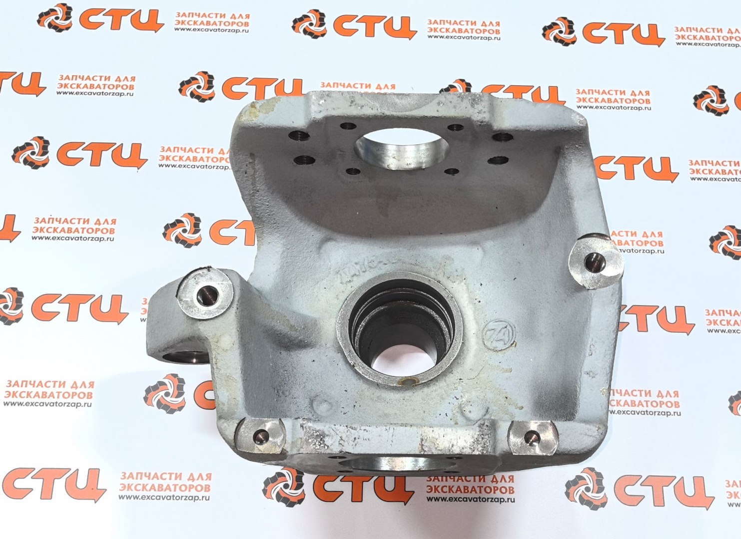 Кулак поворотный 4475.304.236, 4475-304-236, 4475304236 правый (АНАЛОГ) переднего моста экскаватора погрузчика Hyundai H940S